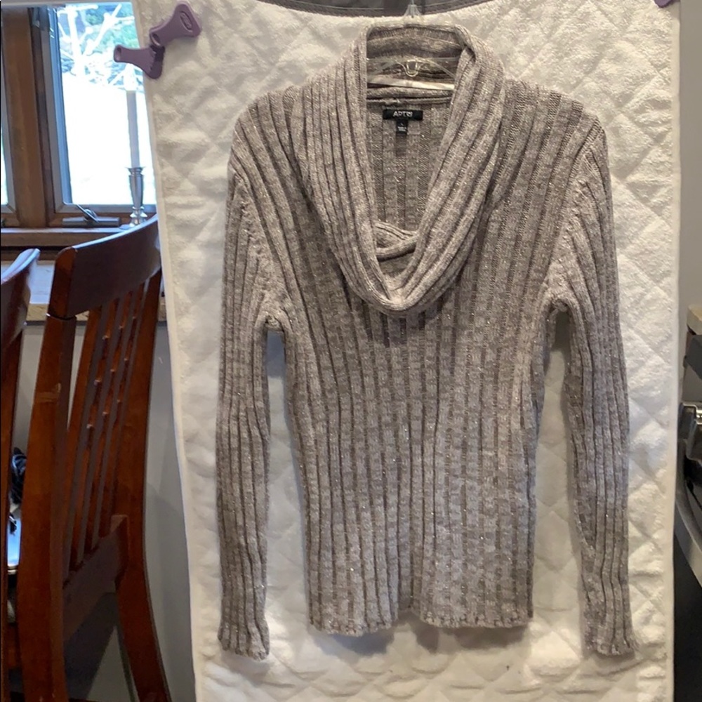 Gray ribbed sparkling Sweater